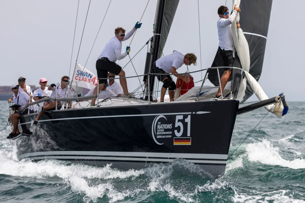 Club Swan 42 – Dralion - crew in race mode
