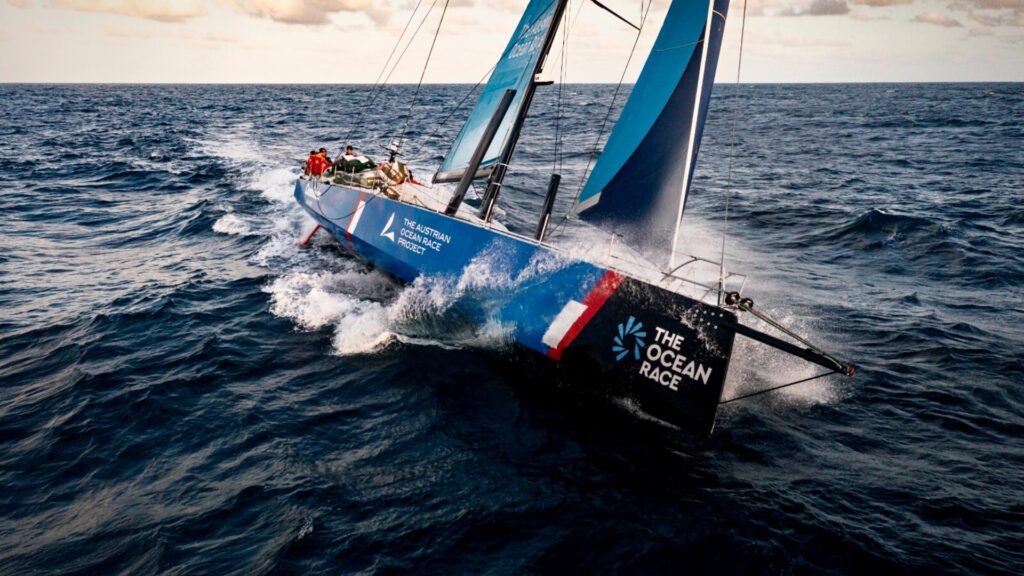 Volvo Ocean 65 - Sisi - 04 offshore